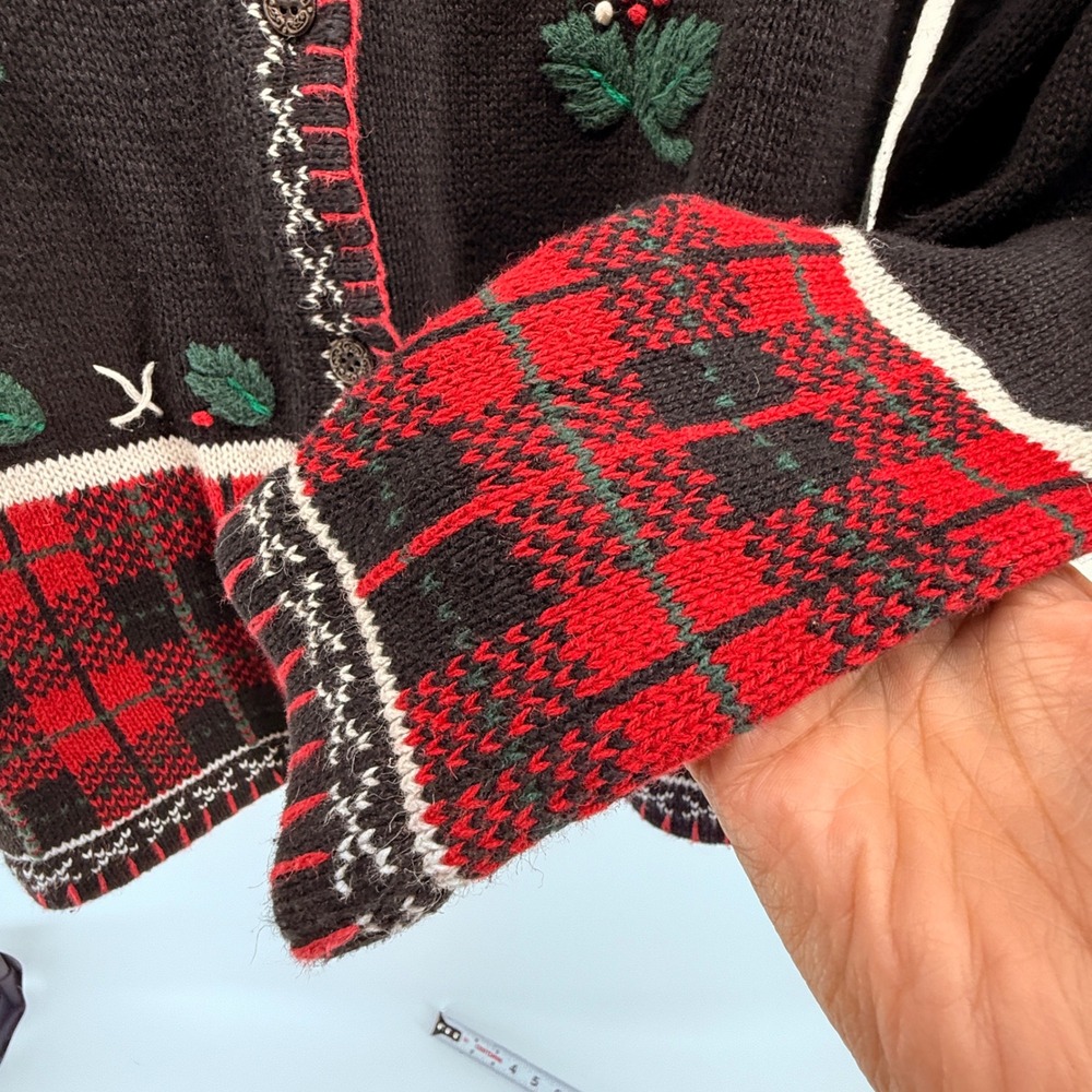 Bryn Connelly Vintage Christmas Holiday Cardigan Sweater Holly Plaid Button Up S - Picture 6 of 9